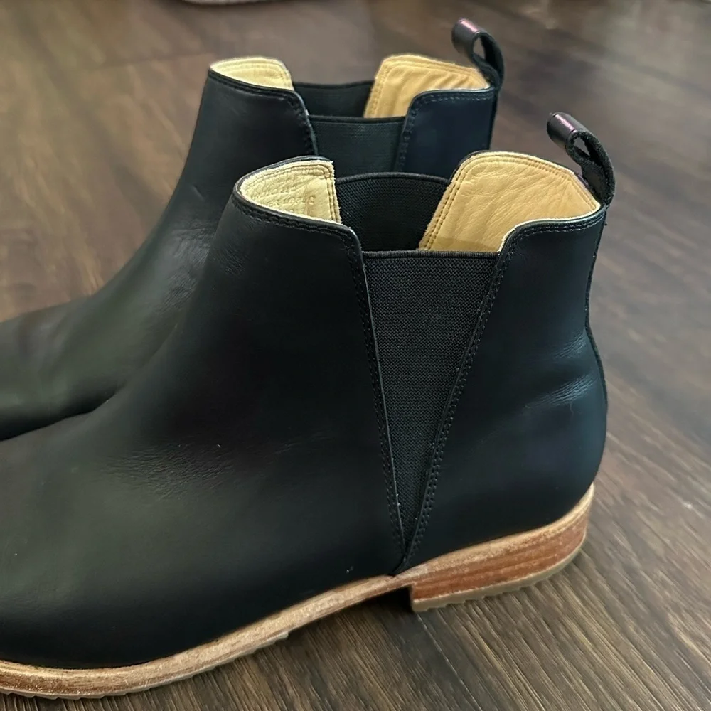 NISOLO Eva Everyday Soft Sustainable Black Leather Chelsea Boot Memory Foam Sz 9